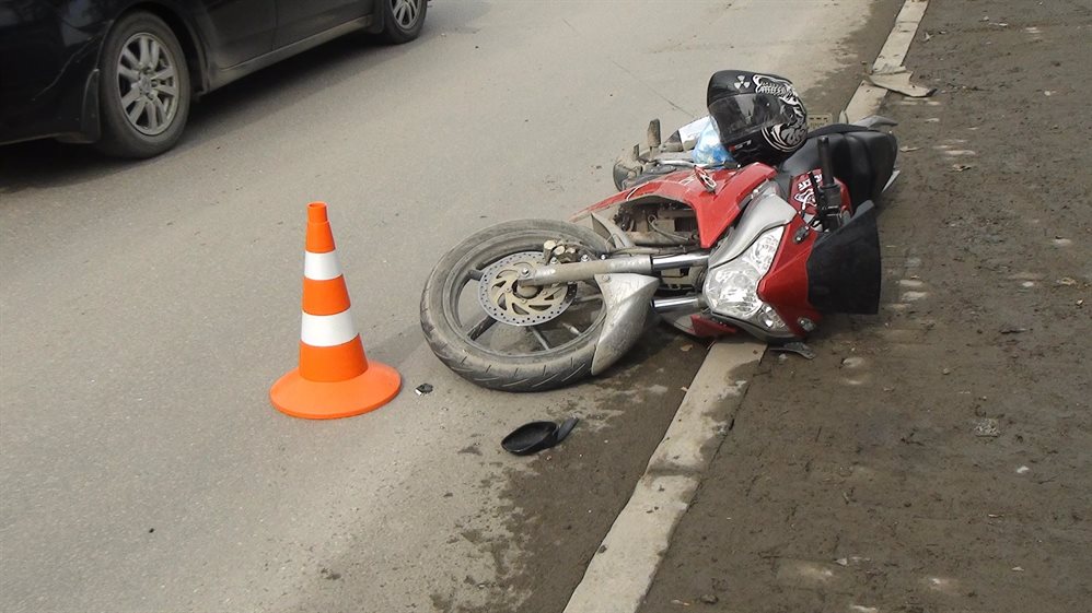 Водитель мотоцикла госпитализирован. Подробности аварии в Сурском