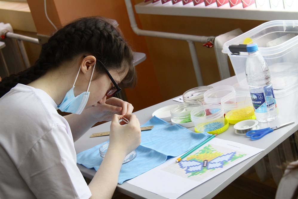 Ульяновской школьнице «доплести» до победы поможет шрифт Брайля
