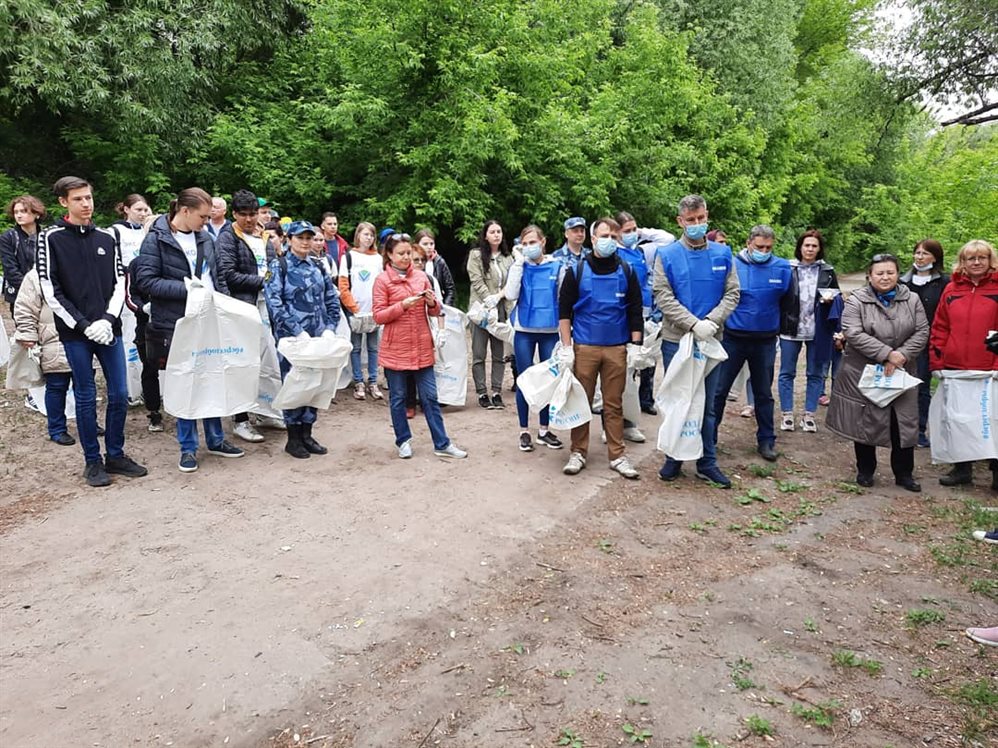 Ульяновцы очистили экопарк «Чёрное озеро» от мусора