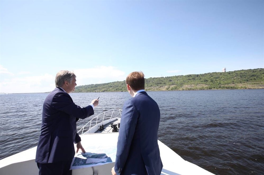 Русских показал министру Козлову проблемный берег Волги в Ульяновске