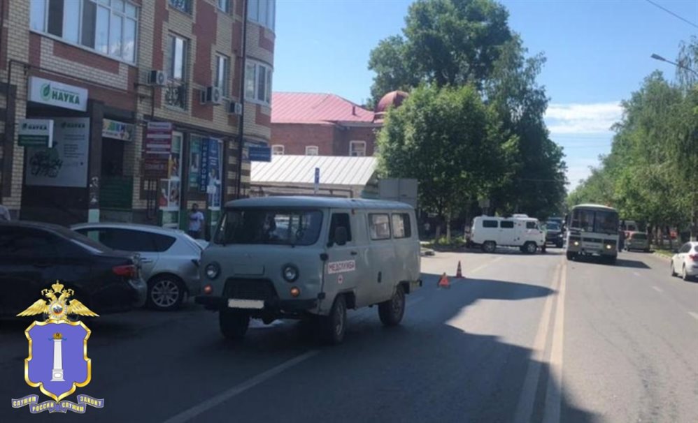 В центре Ульяновска столкнулись два уазика. Пострадала женщина