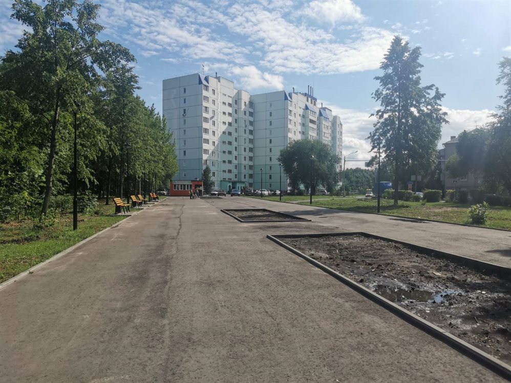 В ульяновском сквере имени Авксентия Юртова заасфальтировали дорожки и провели освещение