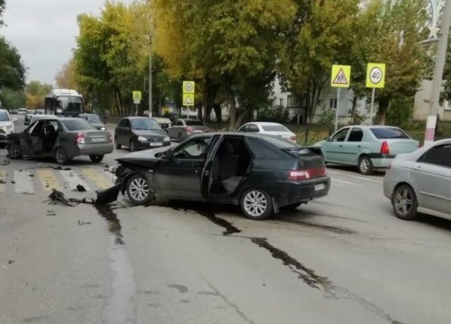 Семь человек попали в больницу. Подробности ДТП в Димитровграде