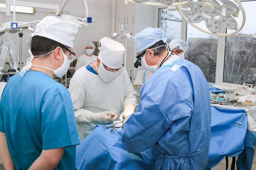 Как хирурги Ульяновской областной больницы спасают пациентов с тяжелыми формами СOVID-19