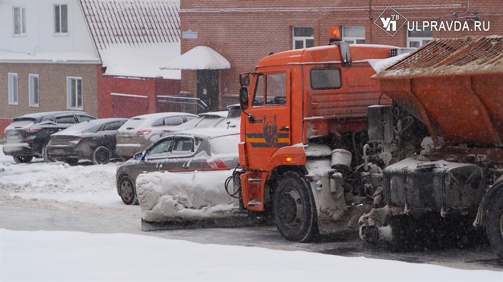 Синоптики прогнозируют снегопад, автовладельцы – пробки на дорогах