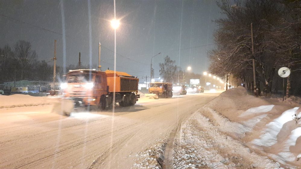 Ульяновские дорожники устраняют последствия сильного снегопада