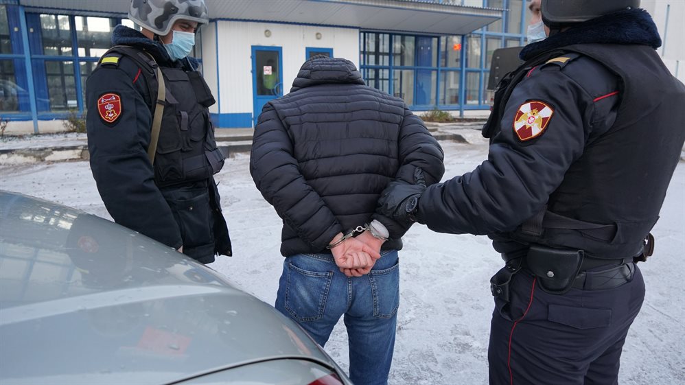 В Ульяновске сотрудники Росгвардии задержали воришку бытовой химии