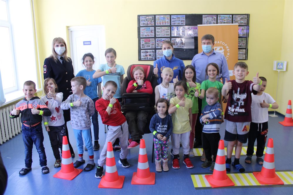 В Ульяновске детишкам из ДНР и ЛНР напомнили правила дорожного движения