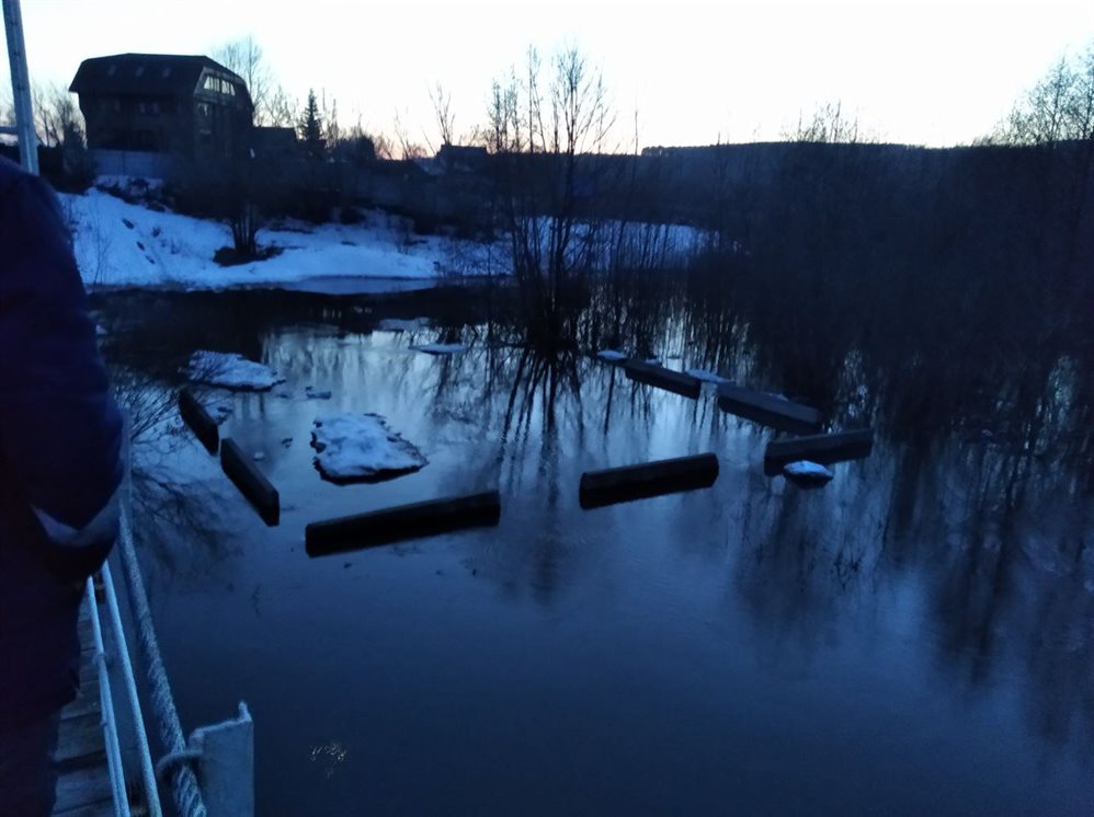 Уровень воды в реке Сельдь снизился на 147 сантиметров