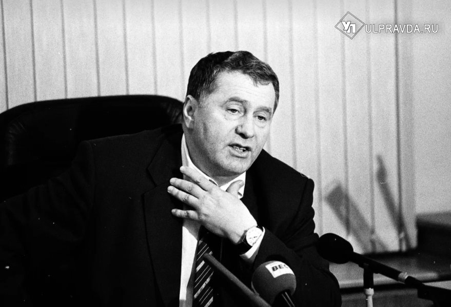 Сегодня скончался лидер ЛДПР Владимир Жириновский