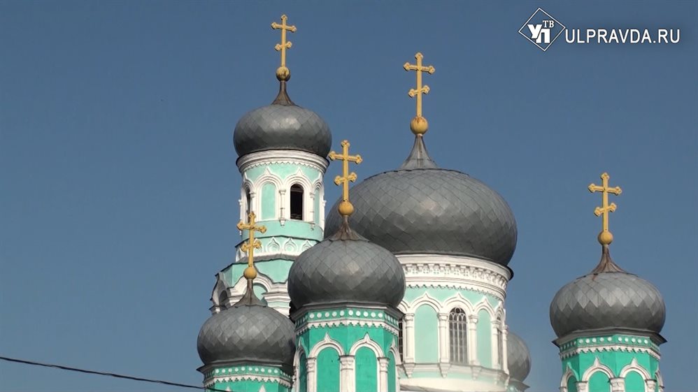 На храм Димитрия Солунского в Базарном Сызгане установили колокола