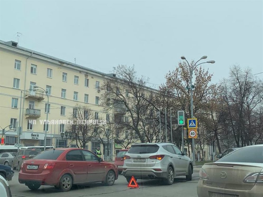 Из-за нескольких аварий на улице Гончарова затруднено движение