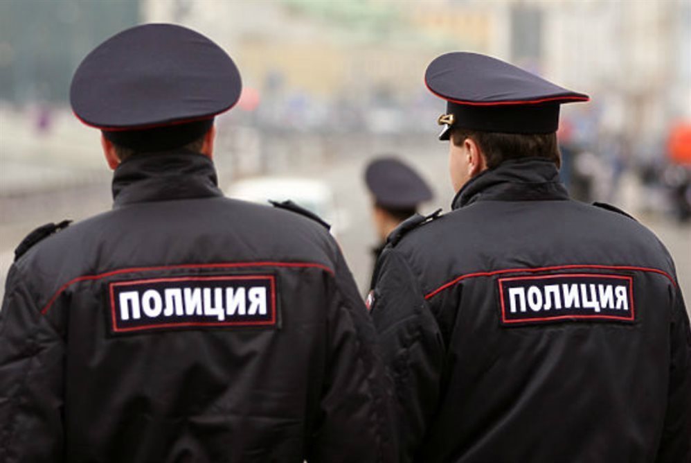 Жителя области, замахнувшегося на полицейского, оштрафуют на 20 тысяч рублей
