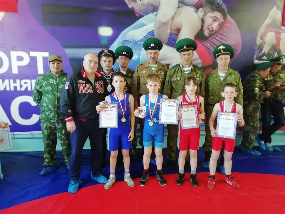 Тетюшские борцы закрыли сезон четырьмя медалями