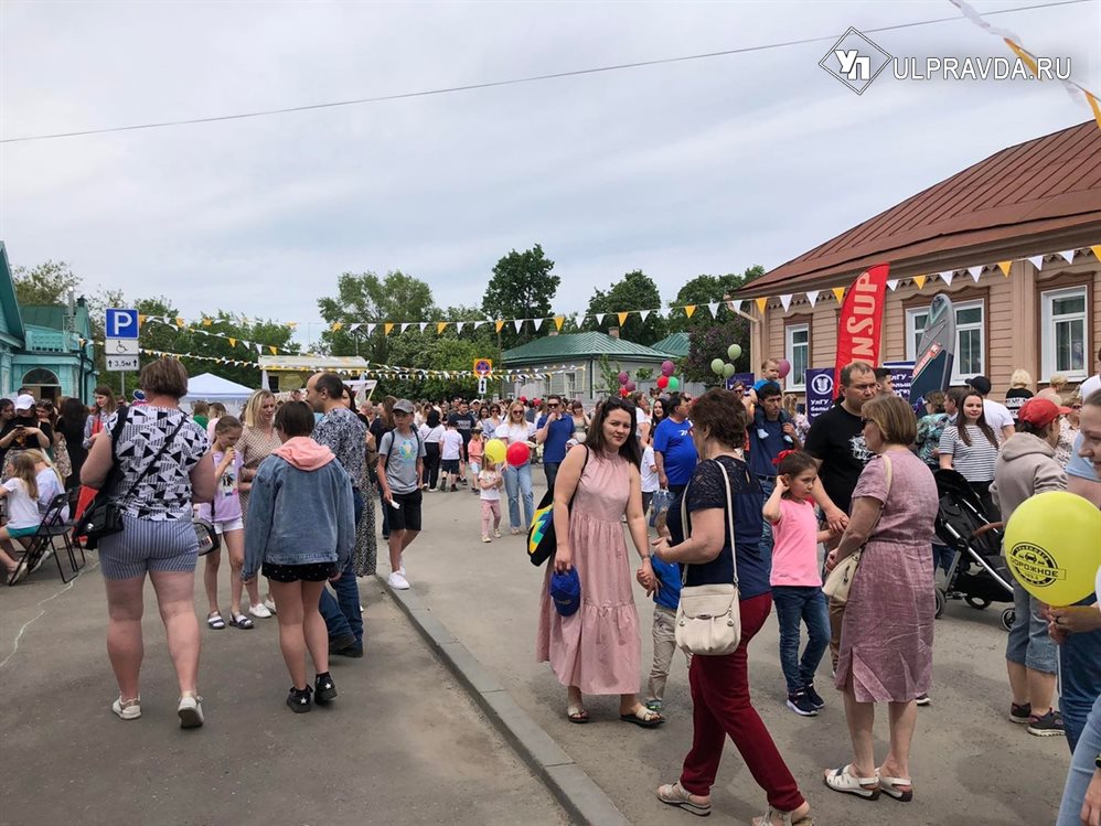 Вкусно и весело. В Ульяновской области проходит фестиваль еды и музыки «Бульвар»