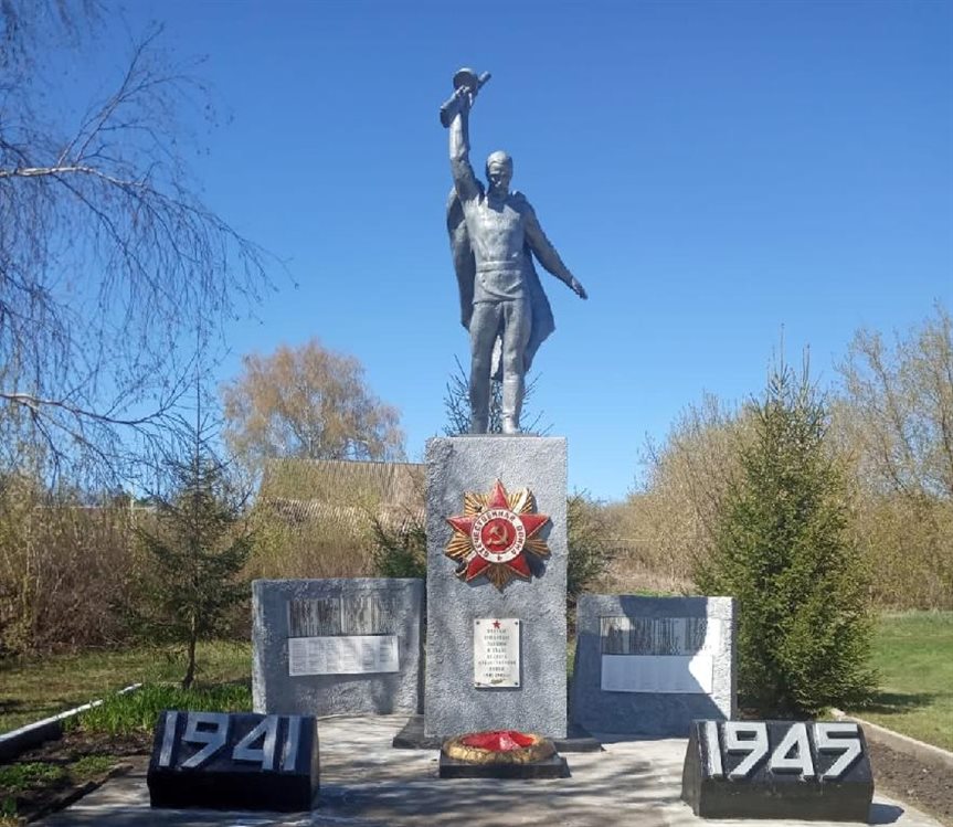 В селах Елховка и Барышская слобода отремонтировали памятники героям Великой Отечественной войны