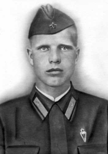 Бой над Павловским районом. Как летчик-герой уничтожил фашистский самолет ценой своей жизни