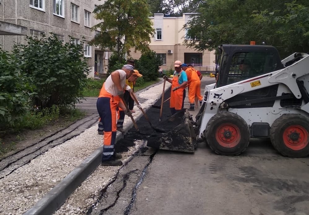 Приводят в порядок город, ремонтируют дороги. На улицах Ульяновска работает 91 спецмашина