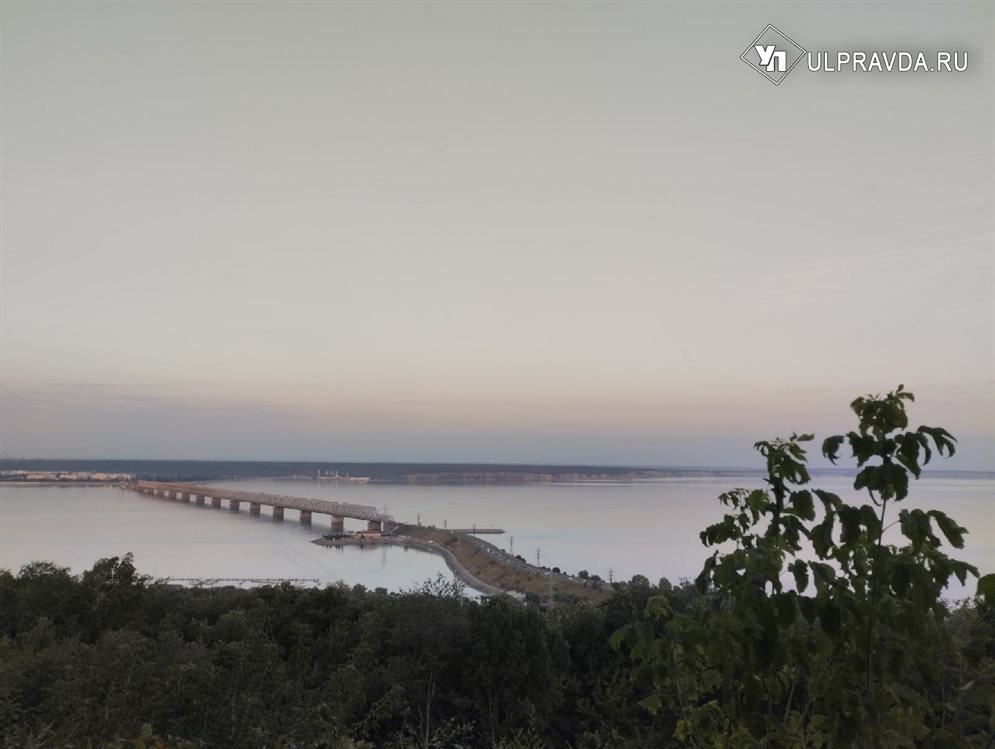 Погода 14 дней ульяновской. Ульяновск Волга. Парк Приморский Ульяновск. Ульяновск осенью. Ульяновск по районам.