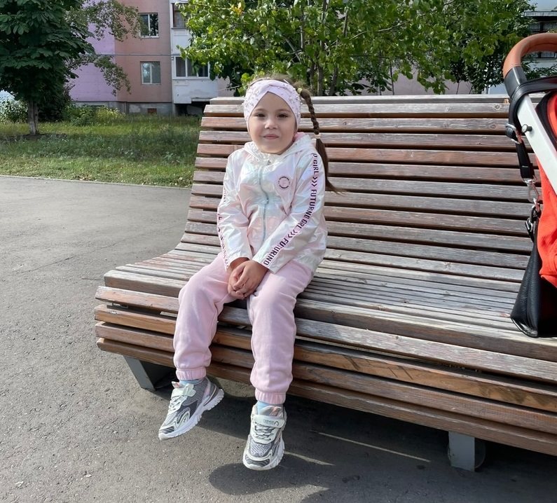 Бежать и не уставать. Как 4-летняя девочка из Димитровграда борется с генетическим заболеванием