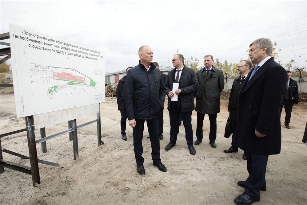 Алексей Русских проконтролировал строительство лицея в Димитровграде и обсудил расширение завода «Птимаш»