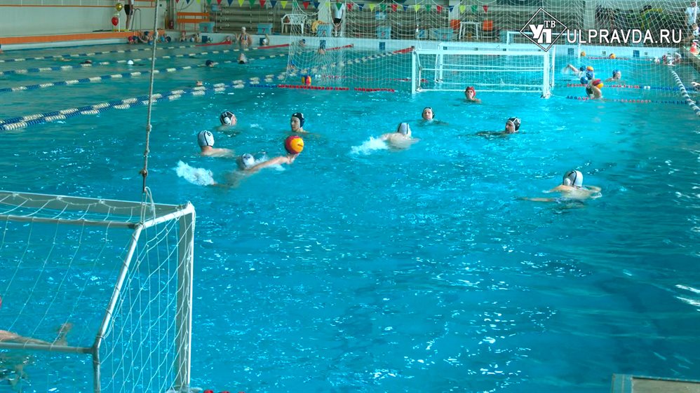В Ульяновске провели турнир по водному поло в честь юбилея «Спартака»