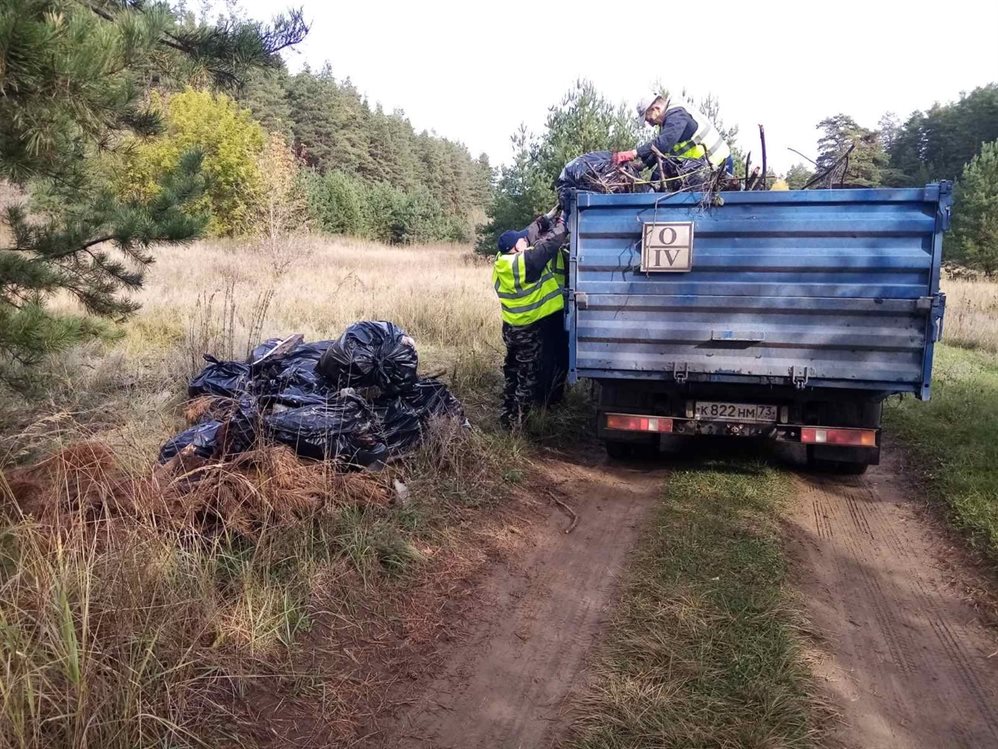 В нацпарке «Сенгилеевские горы» волонтеры собрали две машины мусора