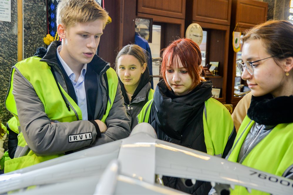 База приемка 33. Завод. Посещение музеев и выстовок в Ульяновске.