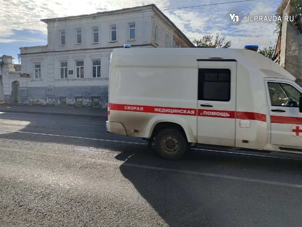 На улице Жуковского сбили женщину, переходившую дорогу в неположенном месте