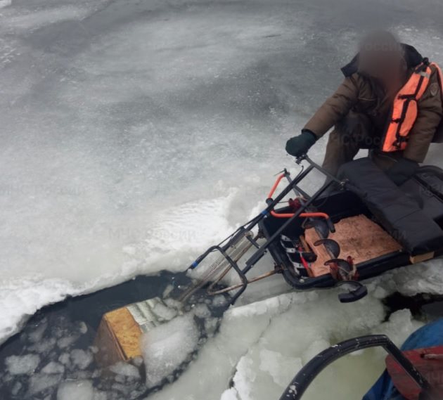 Ульяновские спасатели помогли рыбаку, попавшему в беду