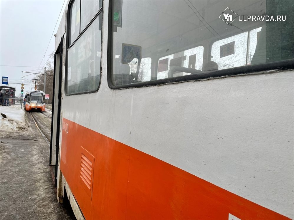 На Локомотивной приостановлено движение трамваев