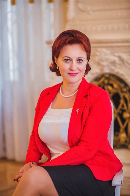 Руководитель агентства ЗАГС Жанна Назарова желает ульяновцам вдохновения, любви и благополучия