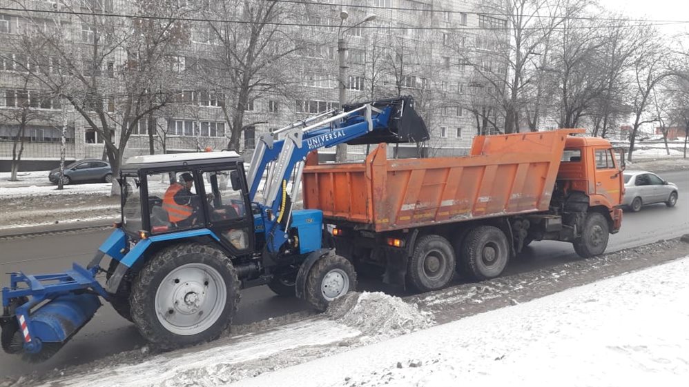 Ещё 140 самосвалов снега вывезли с улиц Ульяновска