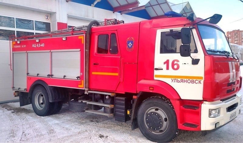 В Ульяновске горел гараж. Уничтожен автомобиль, пострадал мужчина