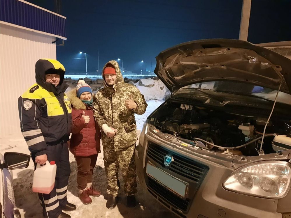 Ульяновские автоинспекторы оказали помощь водителю из Пятигорска