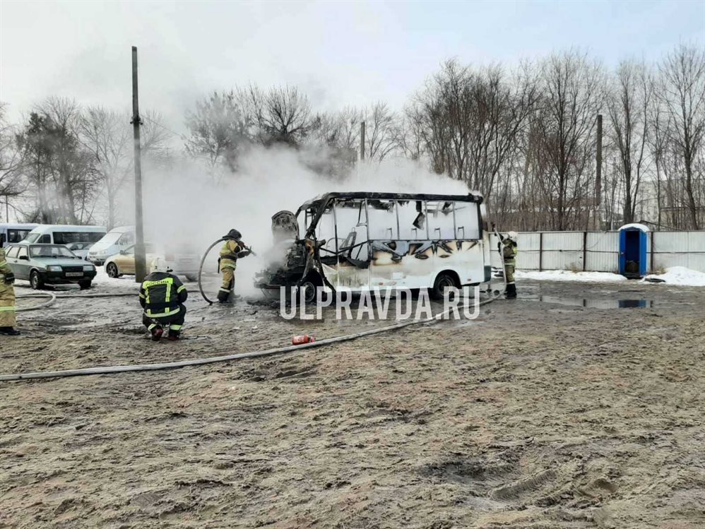 В Железнодорожном районе Ульяновска загорелась маршрутка