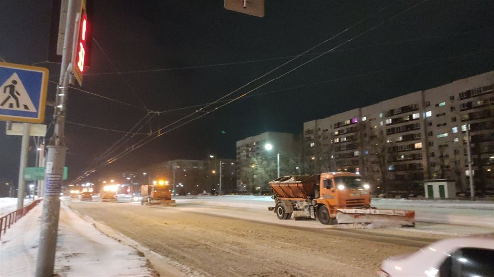 За сутки из Ульяновска вывезли 222 самосвала снега