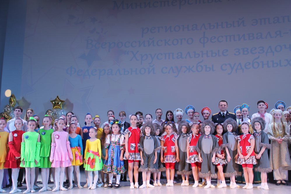 Юных ульяновцев зовут поучаствовать в фестивале «Хрустальные звездочки - 2023»