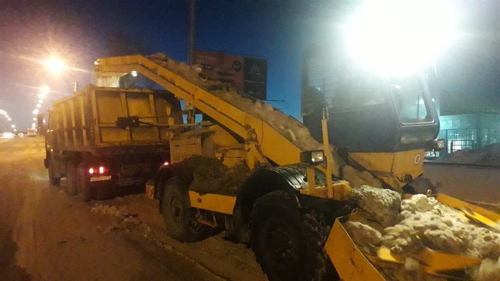 Ночью с улиц Ульяновска вывезли 100 самосвалов снега