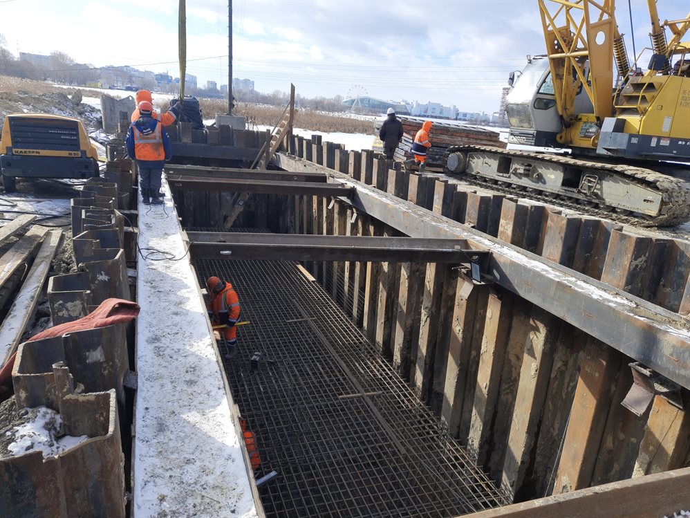 Строители нового моста через Свиягу в Ульяновске перешли на круглосуточный режим работы