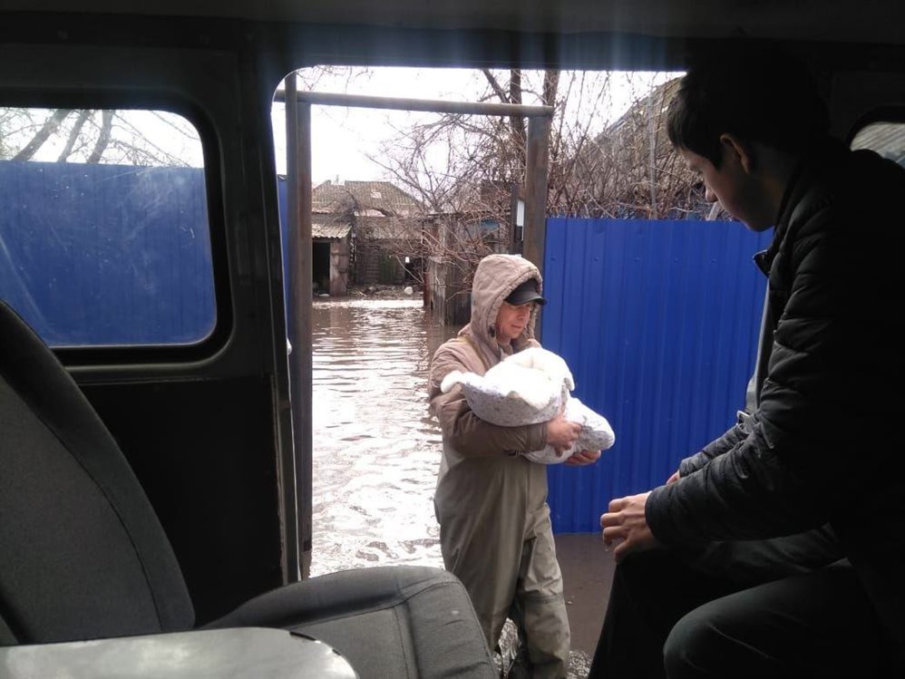 В посёлке Радищево жителей эвакуируют с подтопленных территорий