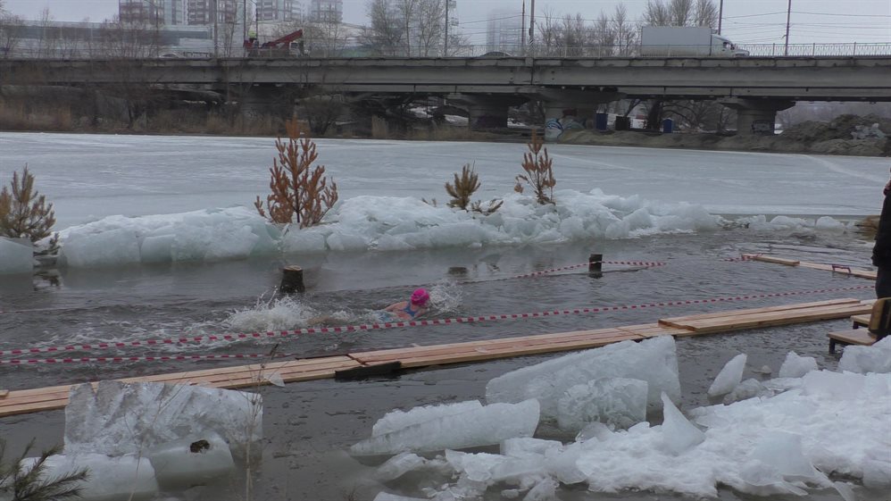 В Ульяновске определили героев соревнований по зимнему плаванию