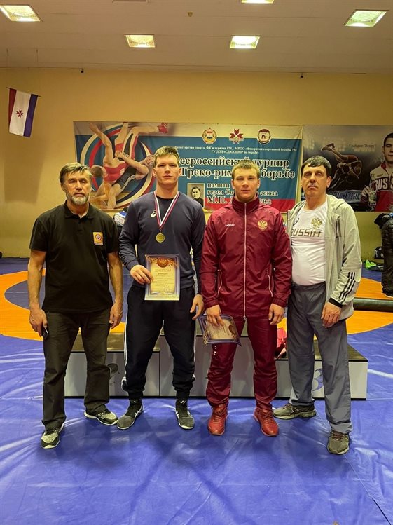 Три ульяновца стали вице-чемпионами ПФО по греко-римской борьбе