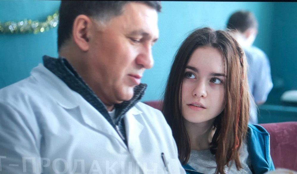 Сегодня в широкий прокат выходит фильм «Доктор» с Сергеем Пускепалисом и Вероникой Устимовой