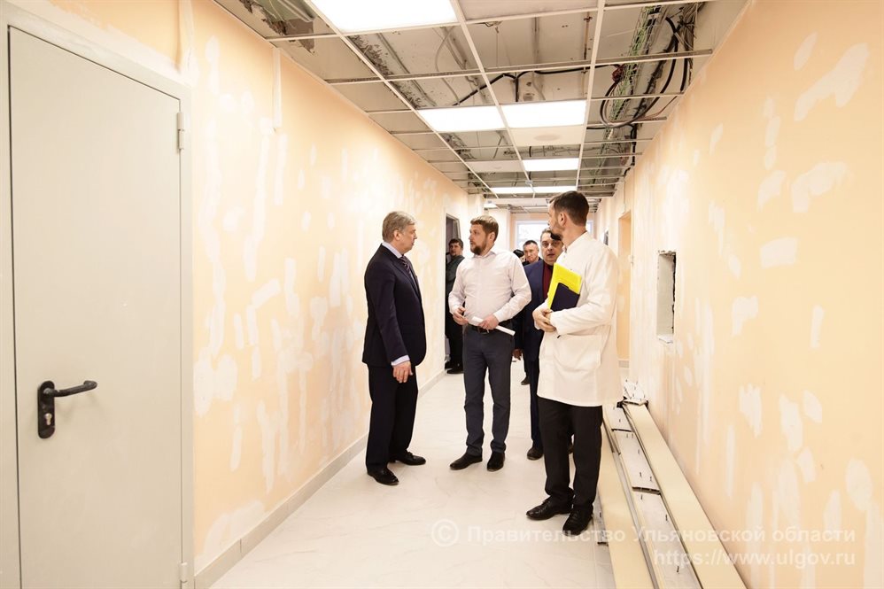 Глава региона поручил ускорить ремонт поликлиники Барышской районной больницы