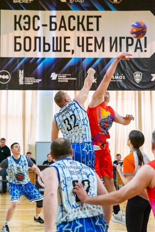 Ульяновские тренеры и учителя физкультуры поучаствовали в турнире чемпионата «КЭС-БАСКЕТ»