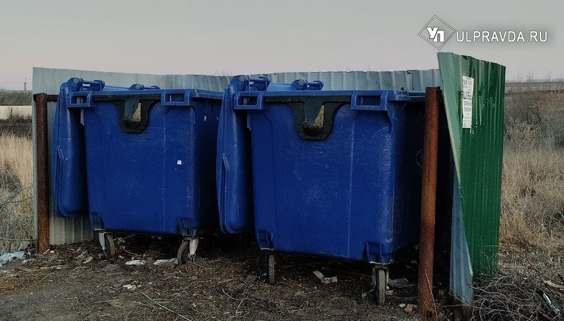 Ульяновцу помогли достать из мусоровоза барсетку с документами