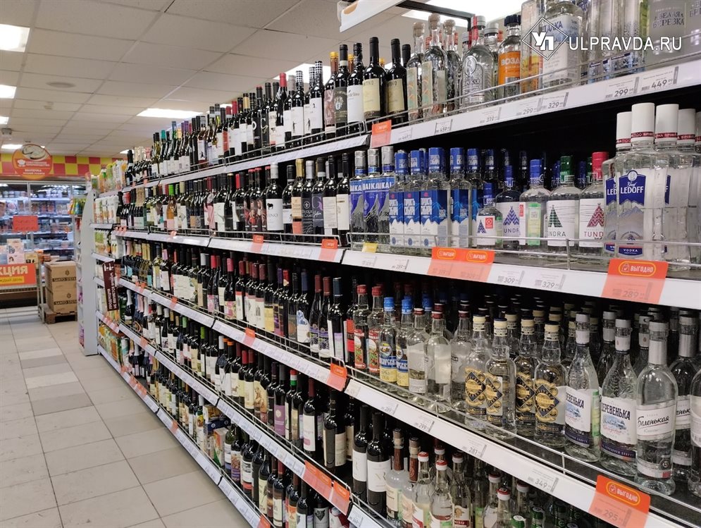 Регионам хотят разрешить ограничить продажу алкоголя в точках общепита в домах
