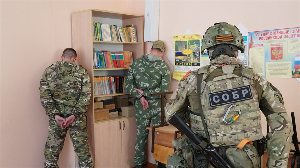 Ульяновские силовики освободили «заложников» в Меловской школе