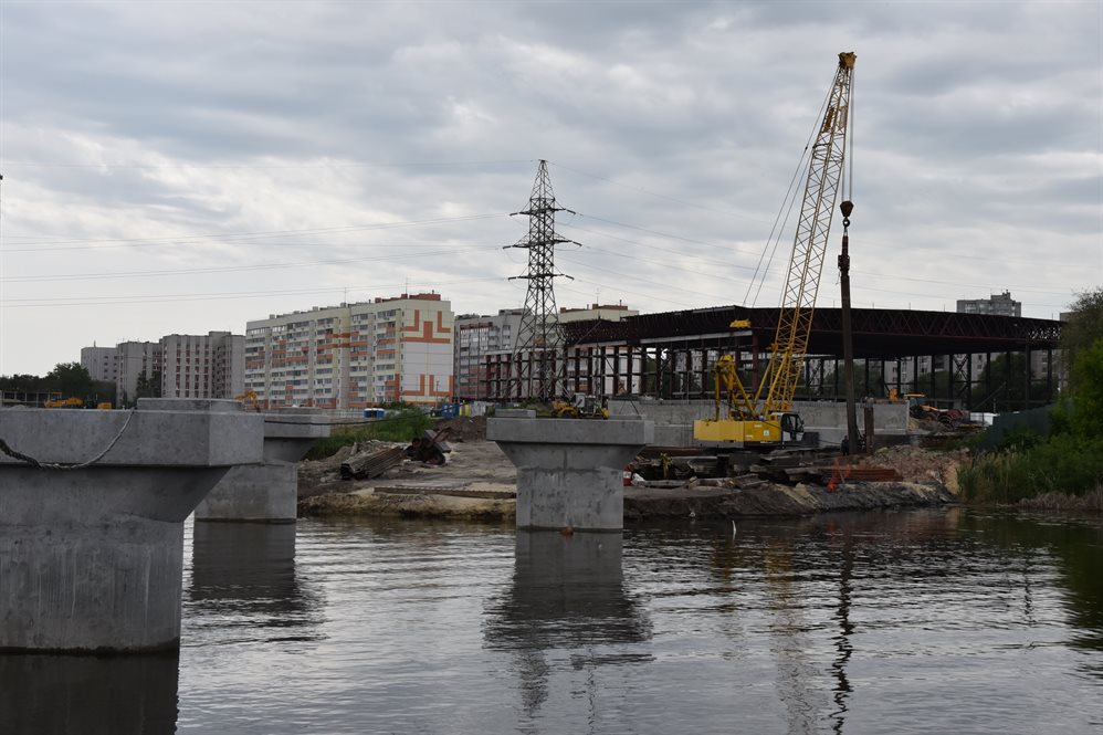 На новом мосту через Свиягу в Ульяновске приступили к возведению опоры № 7